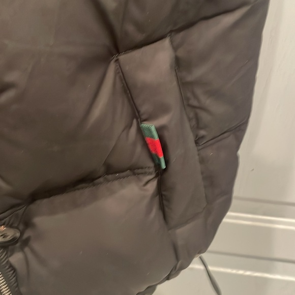 Gucci Equestrian puffer vest with detachable hood - Picture 11 of 12